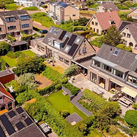 Goudkust 3 'at Sea' Holiday home *
